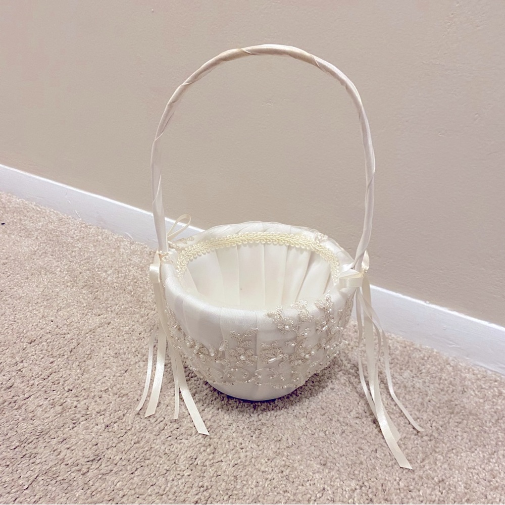 Flower girl basket